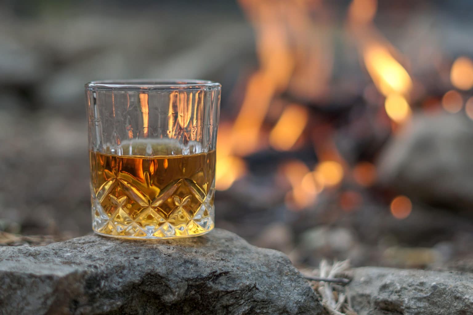 Scotland-Holiday-Whisky-by-the-fire